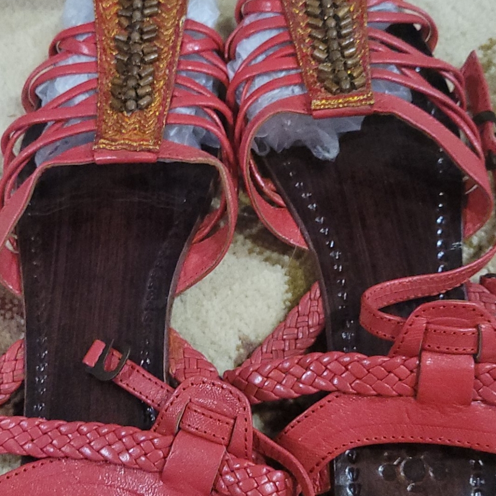 Slipper - Picture 2 of 5